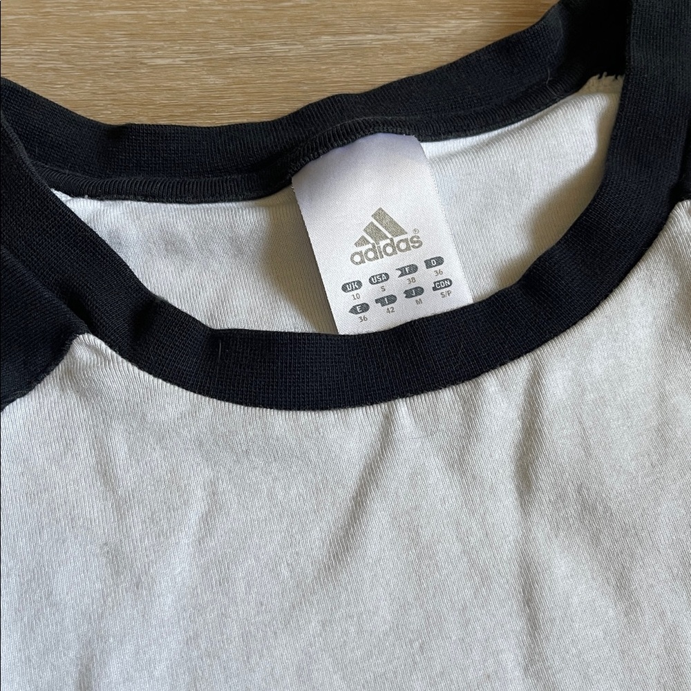 Adidas half sleeve shirt - Picture 2 of 5